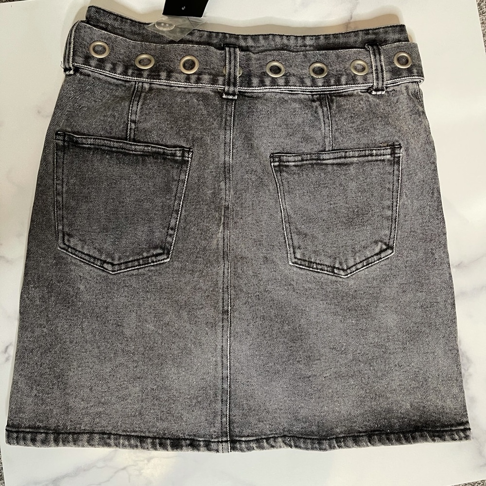 jean belted mini skirt